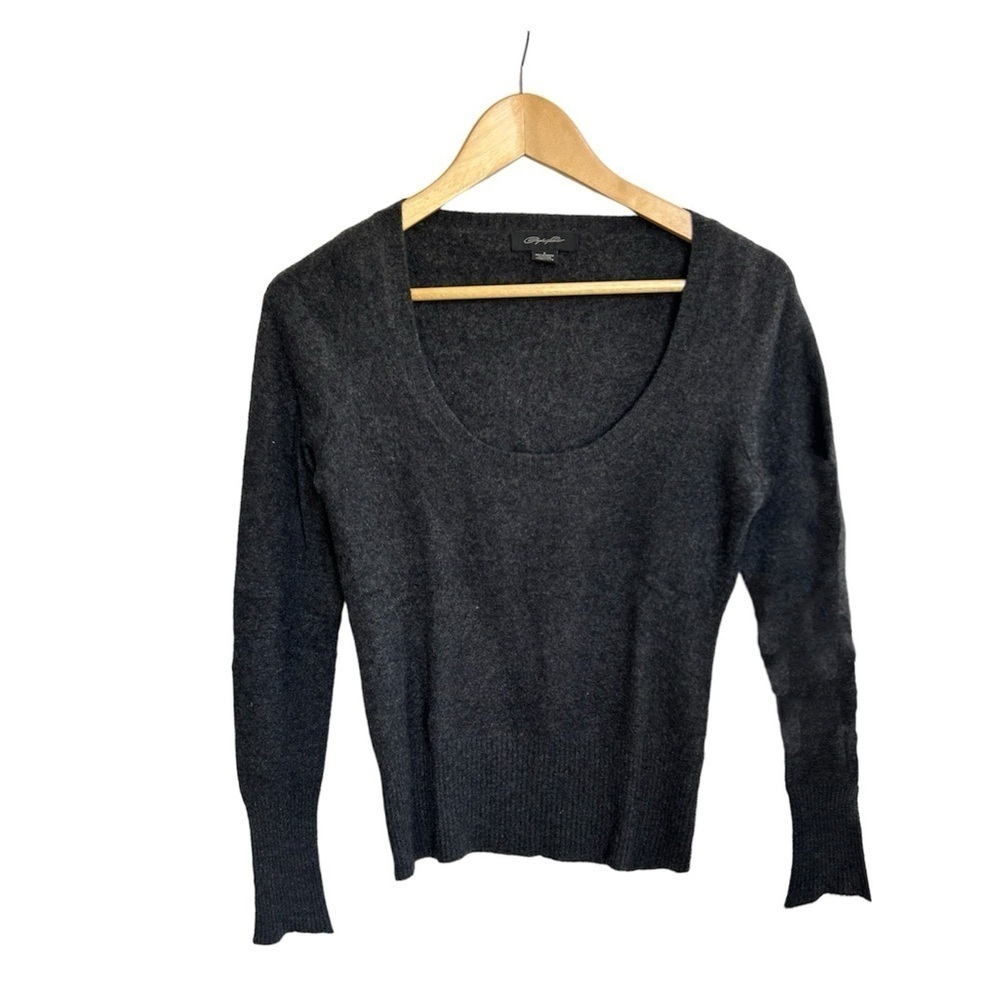 christopher Fischer 100%  cashmere sweater grey  scoop round neck